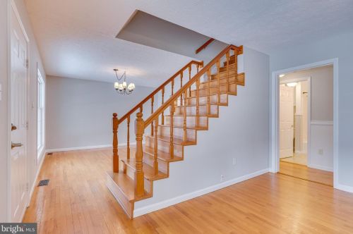 165 Gingerbread Ln, Harpers Ferry WV 25425-5591 exterior