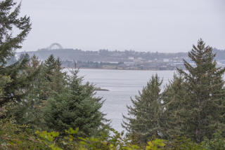 255 Back Bay Dr, Newport, OR 97365-9676