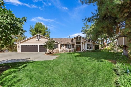 17368 Owl Tree Rd, Riverside CA  92504-9529 exterior