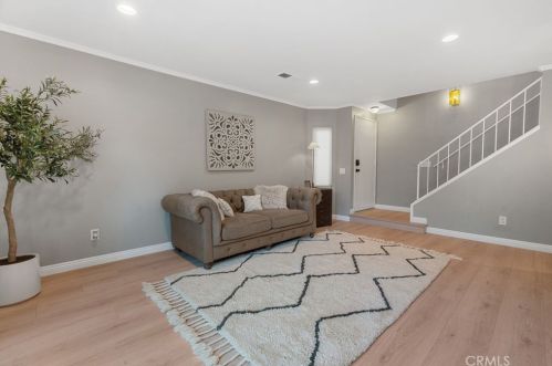 431 Tangelo, Irvine CA  92618-4483 exterior