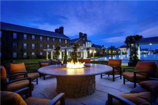675 Beacon St, Carmel IN  46032-6000 exterior