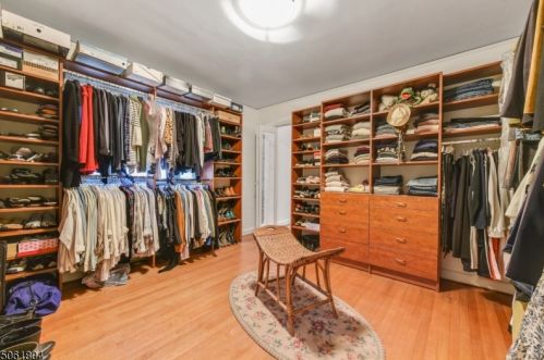 180 Wyoming Ave, Maplewood, NJ 07040-1050