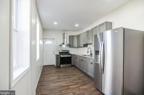525 Bailey St, Camden NJ  08102-2522 exterior