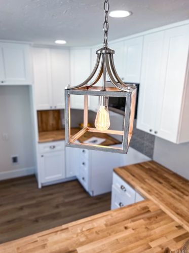 4226 Highland Pl, Riverside CA  92506-1104 exterior