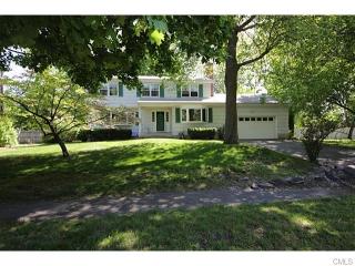 2 Denhurst Pl, Tokeneke, CT 06820-3801