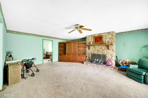 24261 Meadowood Rd, Crete, IL 60417-9649