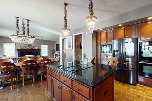 1026 Walter St, Lemont IL  60439-3975 exterior