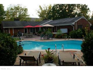 114 Whiting St, Norfolk, VA 23505-4317