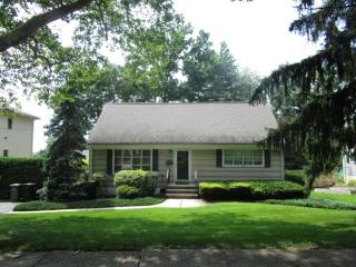 319 Haywood Dr, Paramus, NJ 07652-3329