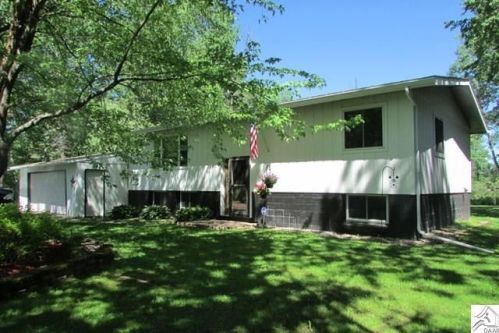 27 Birch Dr, Esko, MN 55733-9642