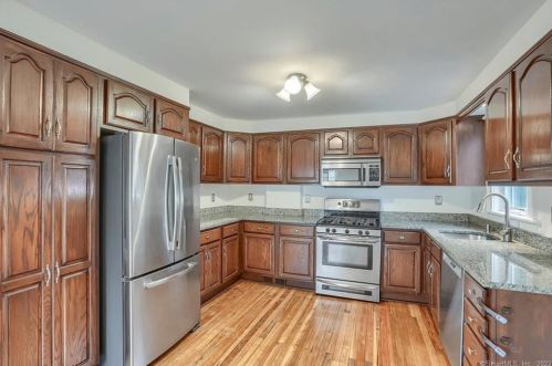 5 Hazel St, Norwalk CT  06851-3016 exterior