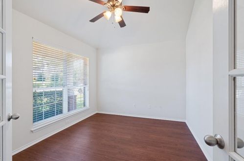 1909 Amberwood Loop, Uhland TX  78640-5750 exterior