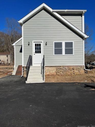 1243 Peck Ln, Cheshire, CT 06410-1567