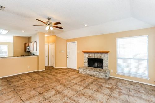 2720 Clovermeadow Dr, Fort Worth TX  76123-2106 exterior