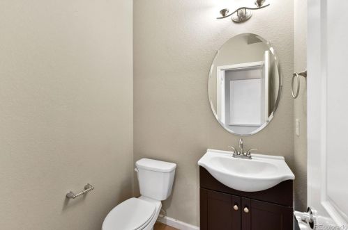 6632 Muscadine Ct, Denver CO  80016 exterior