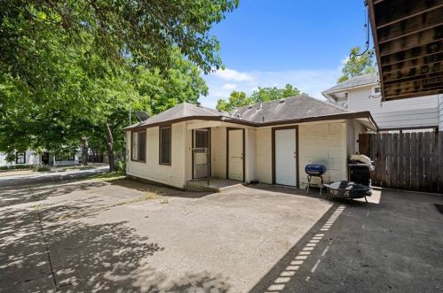 2702 2nd St, Austin TX  78702-4716 exterior