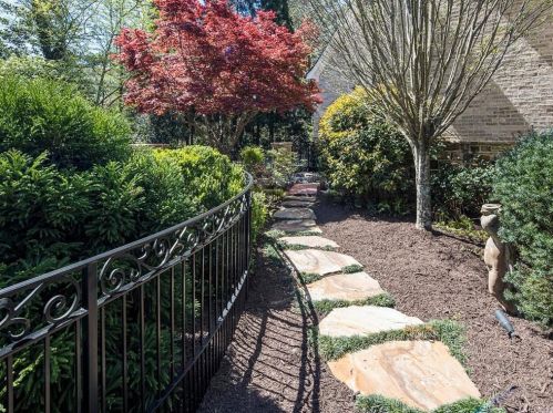 5540 Lake Island Dr, Atlanta GA  30327-4832 exterior