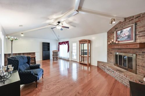 1001 Hazelwood Dr, Midlothian, TX 76063-2534