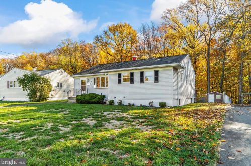 42 Hardwick Dr, Trenton, NJ 08638-2414