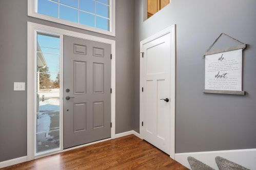 2360 Valley View Rd, Prior Lake, MN 55379-9419
