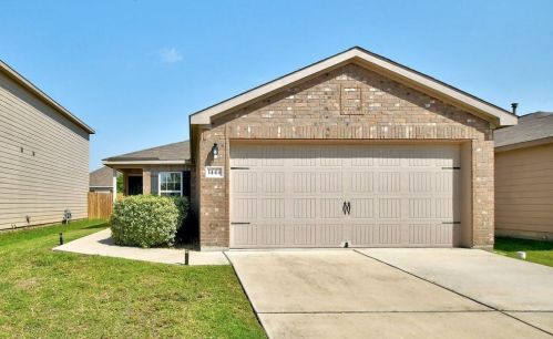 1444 Breanna Ln, Uhland TX  78640 exterior