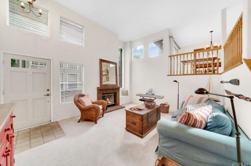 10764 Chestnut St, Los Alamitos, CA 90720-2352