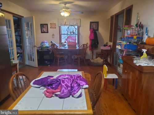 209 Meadowlark Ln, Maurertown, VA 22644-1846