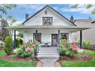 55 11th St, Damascus, OR 97030