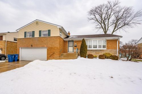 675 Winston Dr, Melrose Park, IL 60160-2350