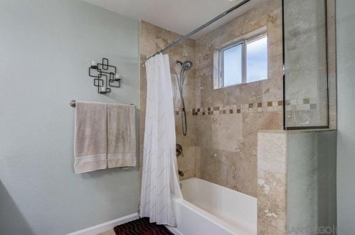 145 El Valle Opulento, Vista CA 92083-7708 exterior