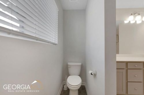 3132 Meadowstone Ln, Atlanta GA  30331-2939 exterior