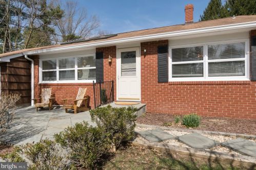 4 Glenview Dr, Princeton, NJ 08540-6006