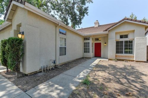 322 Turn Pike Dr, Folsom, CA 95630-8085