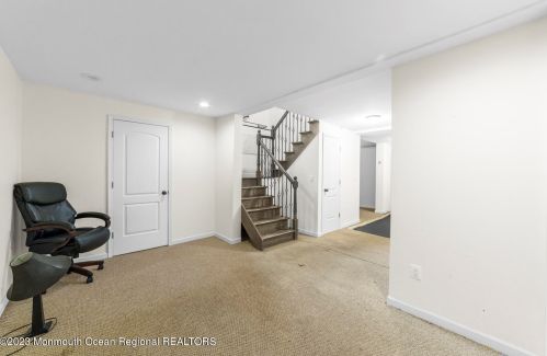 206 Red Hl Rd, Middletown NJ 07748-2408 exterior