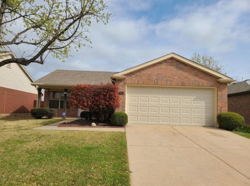 8921 Chisholm Trl, Aubrey, TX 76227-3878
