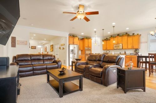 11542 Chambers Dr, Denver CO  80022-6607 exterior