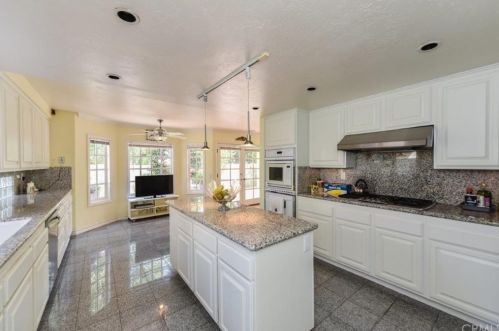 15 Sunrise, Irvine CA  92603-3719 exterior