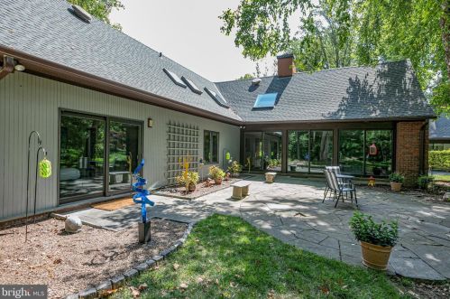 22 Constitution Hl, Princeton NJ  08540-6748 exterior