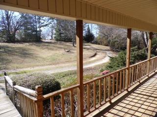 121 Covenant Way, Seneca SC  29672-0614 exterior