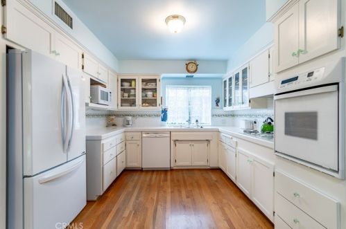 3902 Altura Ave, Glendale CA 91214-2501 exterior