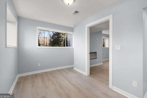 3225 Dogwood Dr, Atlanta GA  30344-3909 exterior