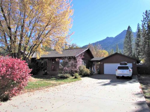 1804 Marie Dr, Crescent Mills, CA 95934