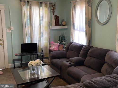 2210 39th St, Camden, NJ 08110-2247