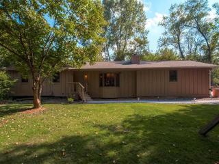 220 Magnolia Ln, Minneapolis MN  55441-5711 exterior