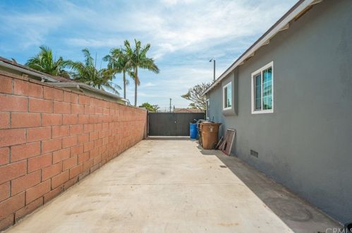 526 Buttonwood St, Anaheim CA  92805-2225 exterior