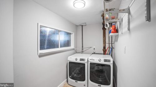 13 Rosalind Dr, Trenton NJ  08648-3245 exterior