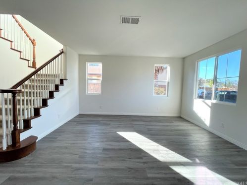 321 Canary Ct, San Jacinto, CA 92582-6988