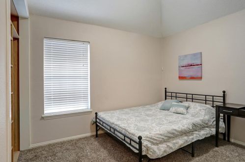 3141 Riverside Dr, Carrollton TX 75007-3732 exterior