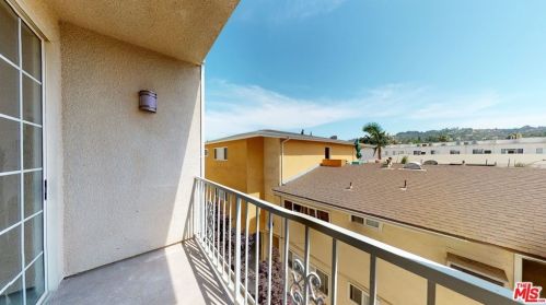 4348 Mammoth Ave, Van Nuys CA  91423-3687 exterior