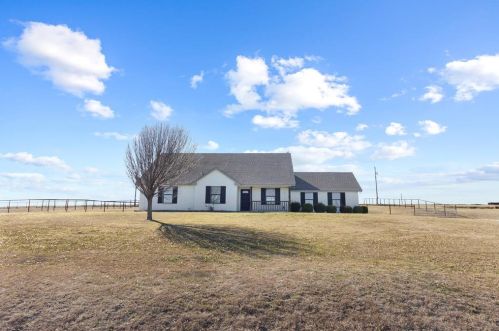199 Valley Meadow Dr, Decatur, TX 76234-8423